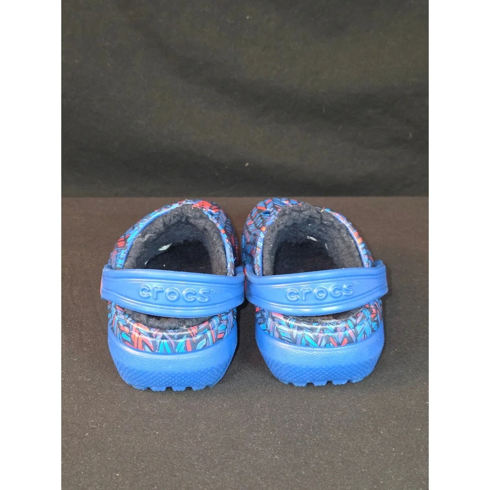 Crocs Lined Clogs Blue‎ Multi Chevron Pattern Kids Size 6 Cozy Winter